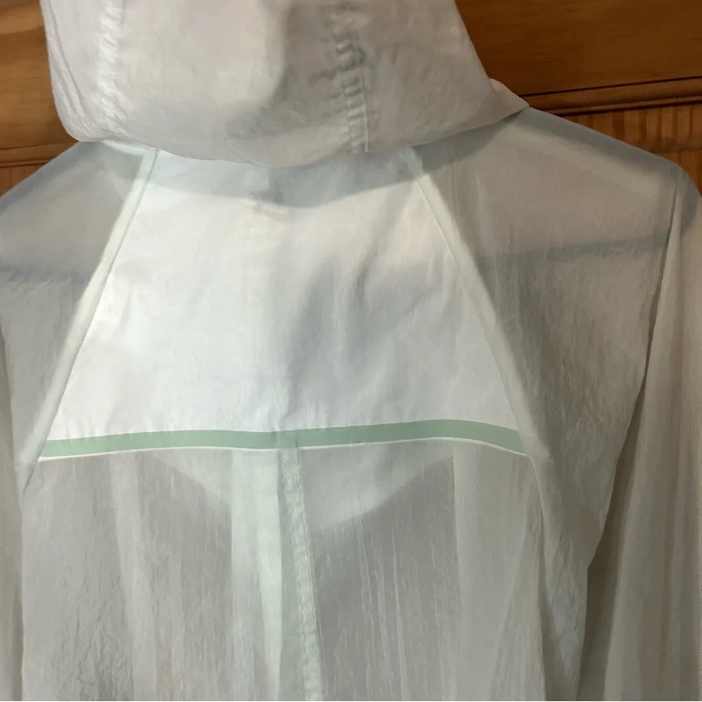 Nike women running division water/wind repel jacket, white/green - Picture 6 of 11